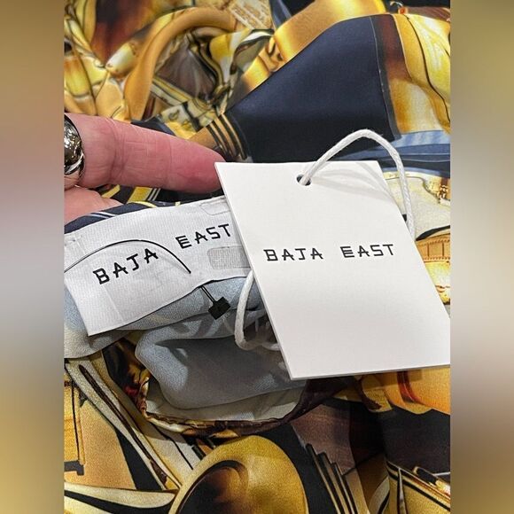 Title: Baja East Award Trophy Print Silk Top - Size 2 (M/L)- NWT - Picture 3 of 5